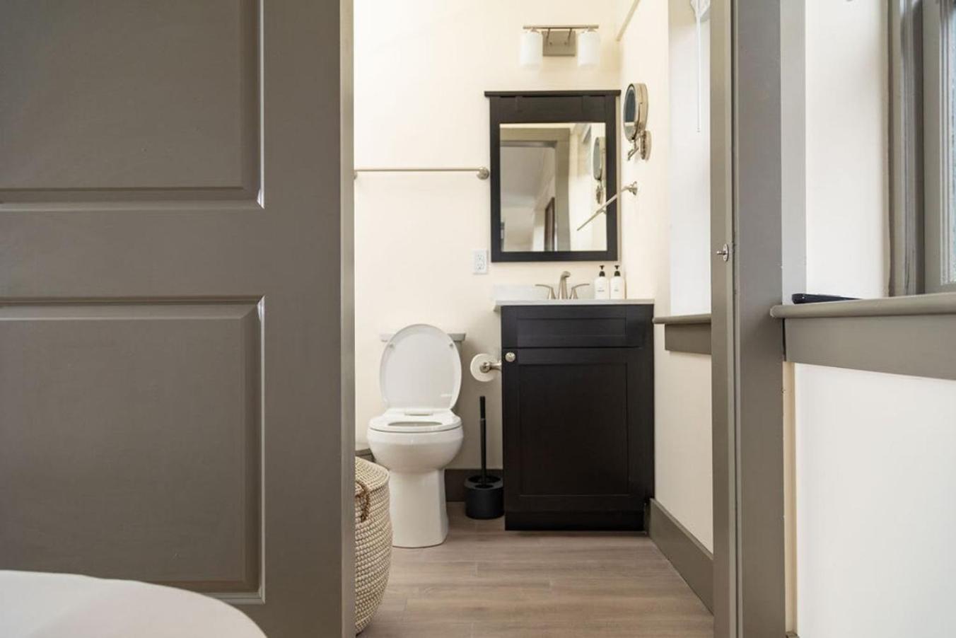 Luxury Multi-Unit Historic Building Near Downtown Apartment Роаноук Екстериор снимка